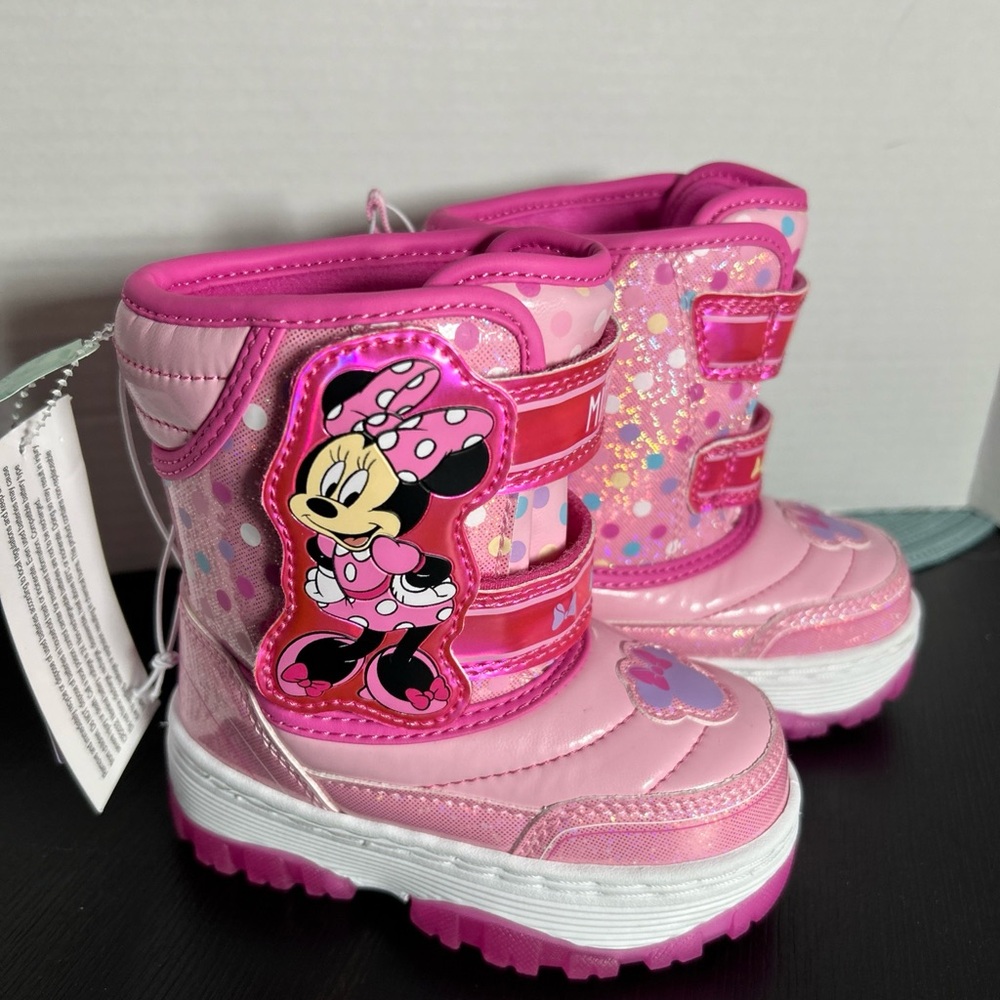 Disney Pink Minnie Mouse infant 6 Winter Boots new light up when walking
